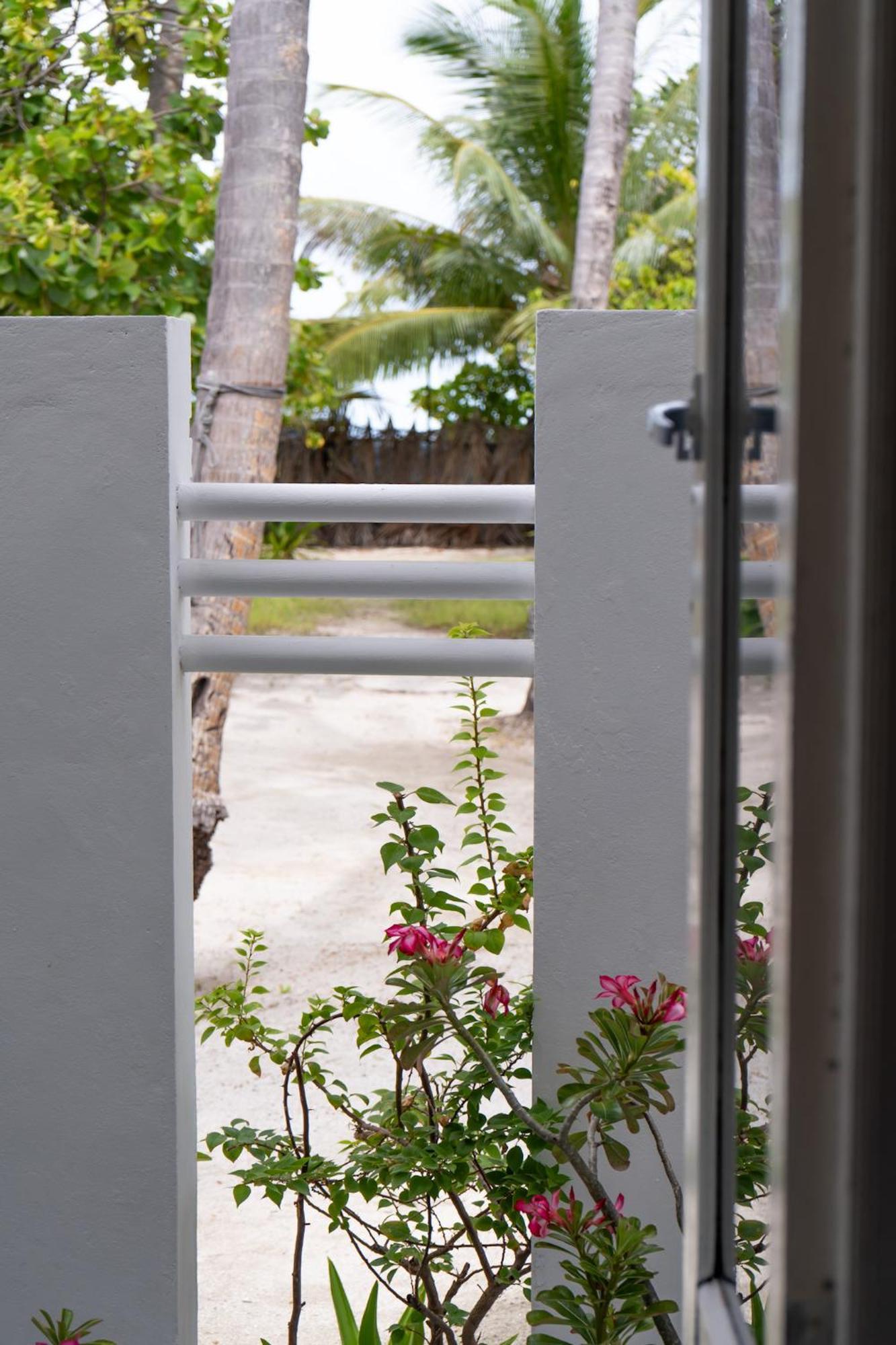 Hotel Vaali Maldives Island Escapes & Dive Felidhoo Exterior foto